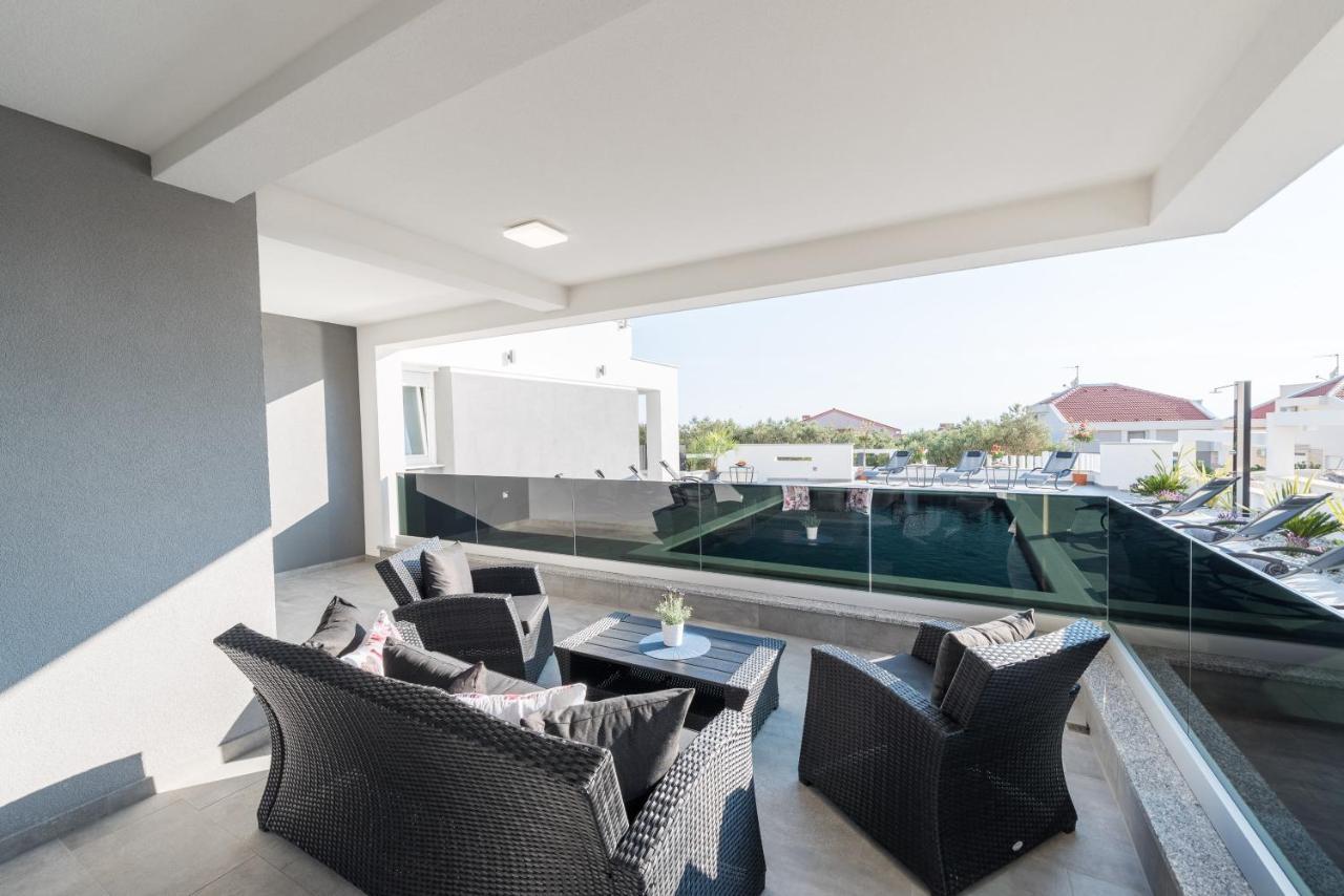 Villa Magnifica Apartments With Pool Novalja Exterior photo